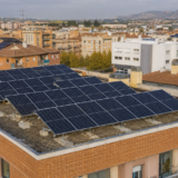 Placas solares para autoconsumo colectivo en la azotea de un edificio